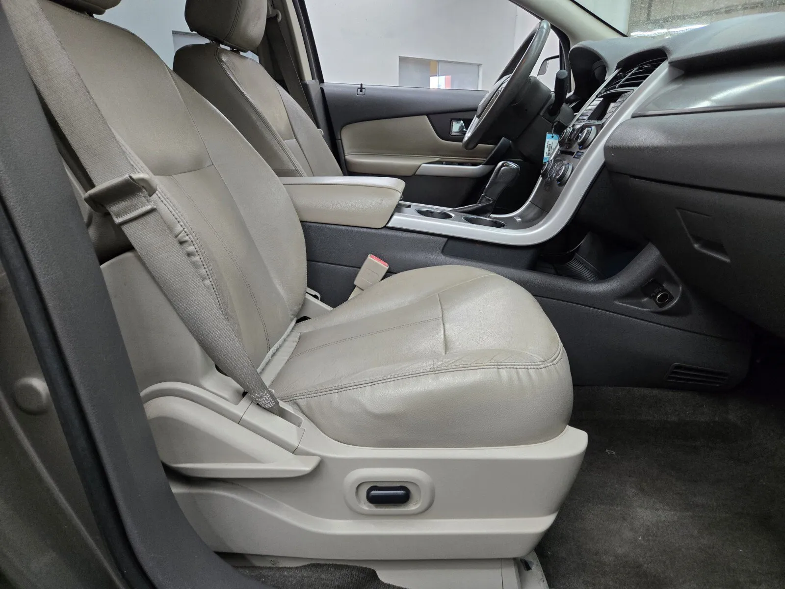 Ford Edge photo 12