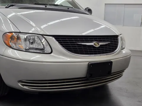 More photos of 2003 Chrysler Town & Country LX at Baja Auto Sales East, NV