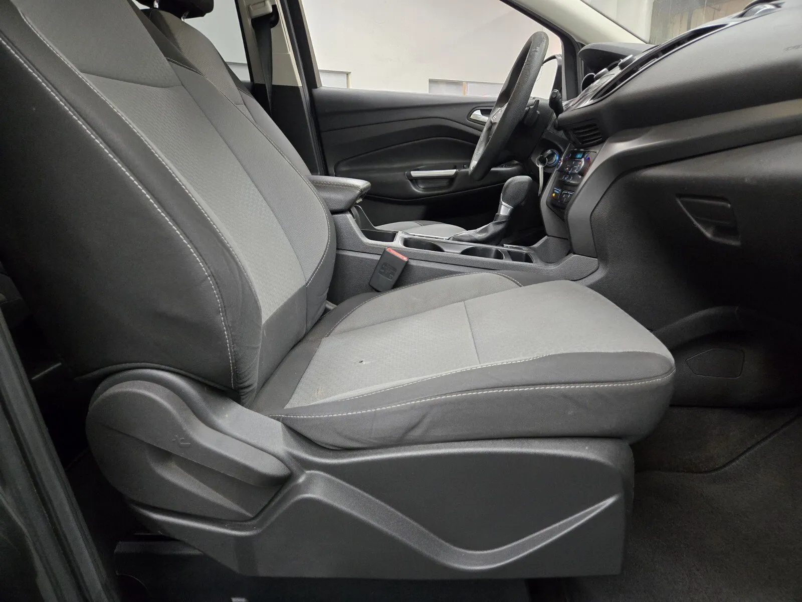 Ford Escape photo 11