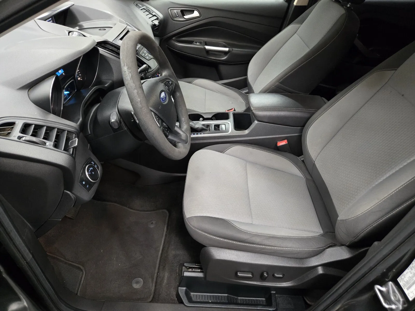 Ford Escape photo 7