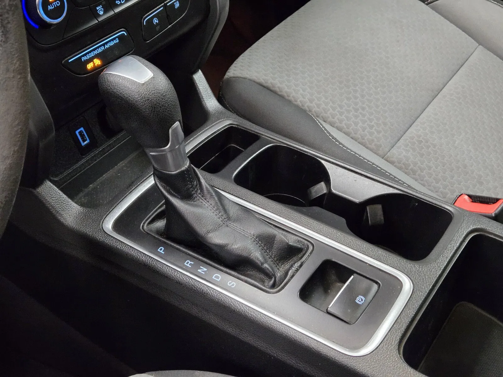 Ford Escape photo 18