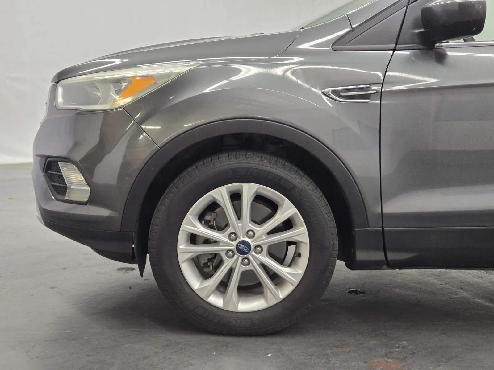 Ford Escape photo 6