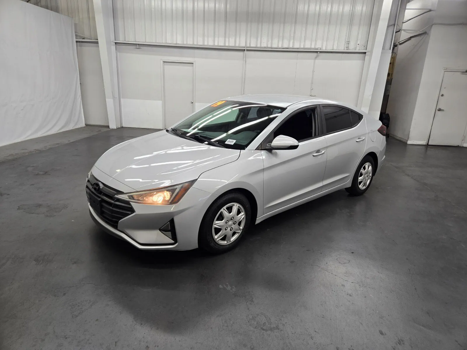 Silver 2019 Hyundai Elantra SE for sale in Las Vegas, NV