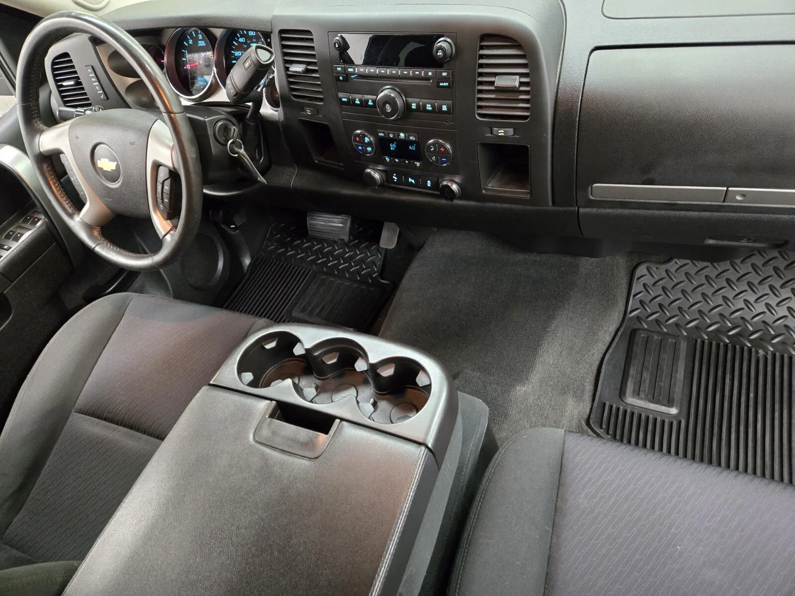 Chevrolet Silverado photo 13
