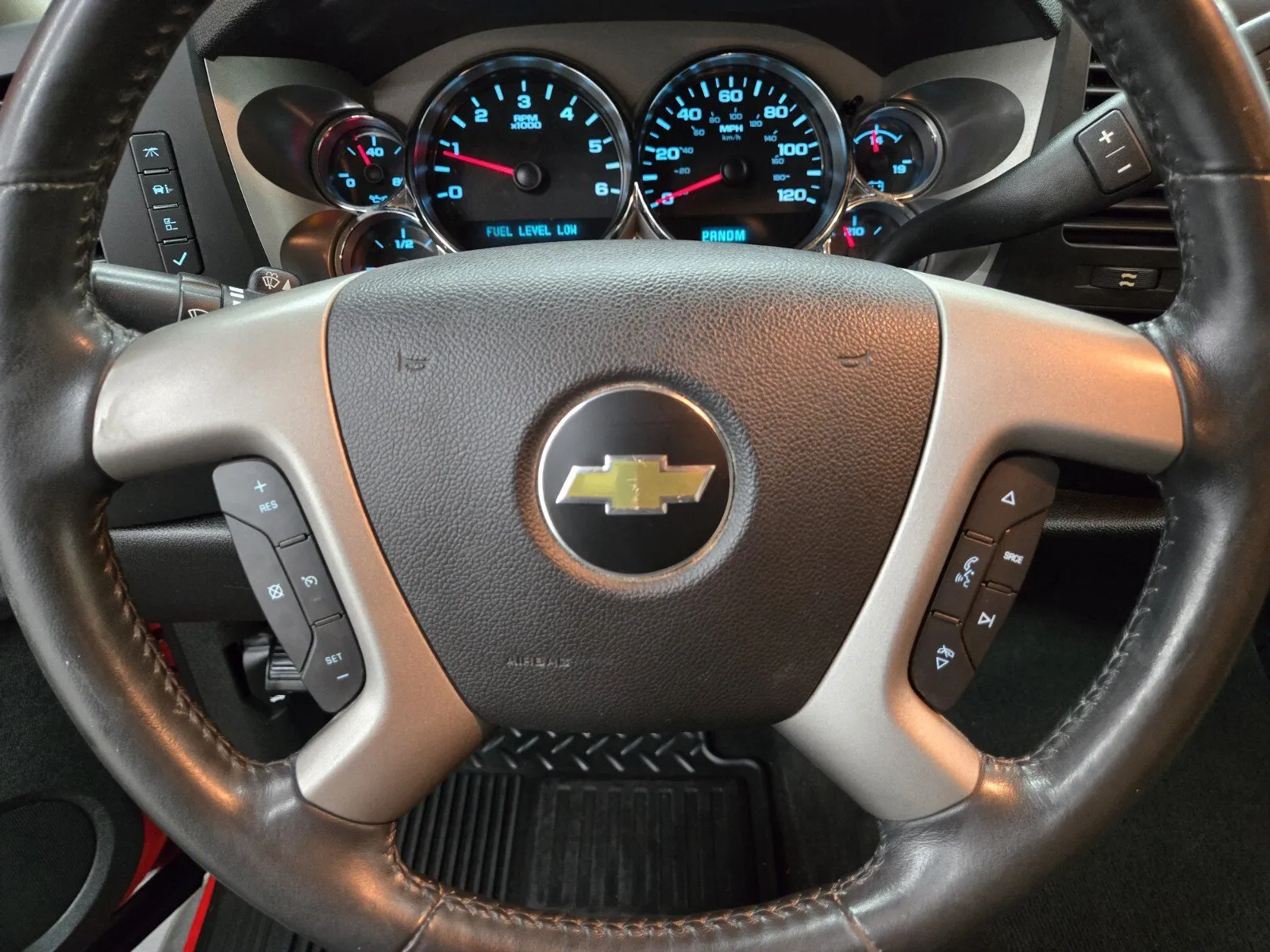 Chevrolet Silverado photo 15