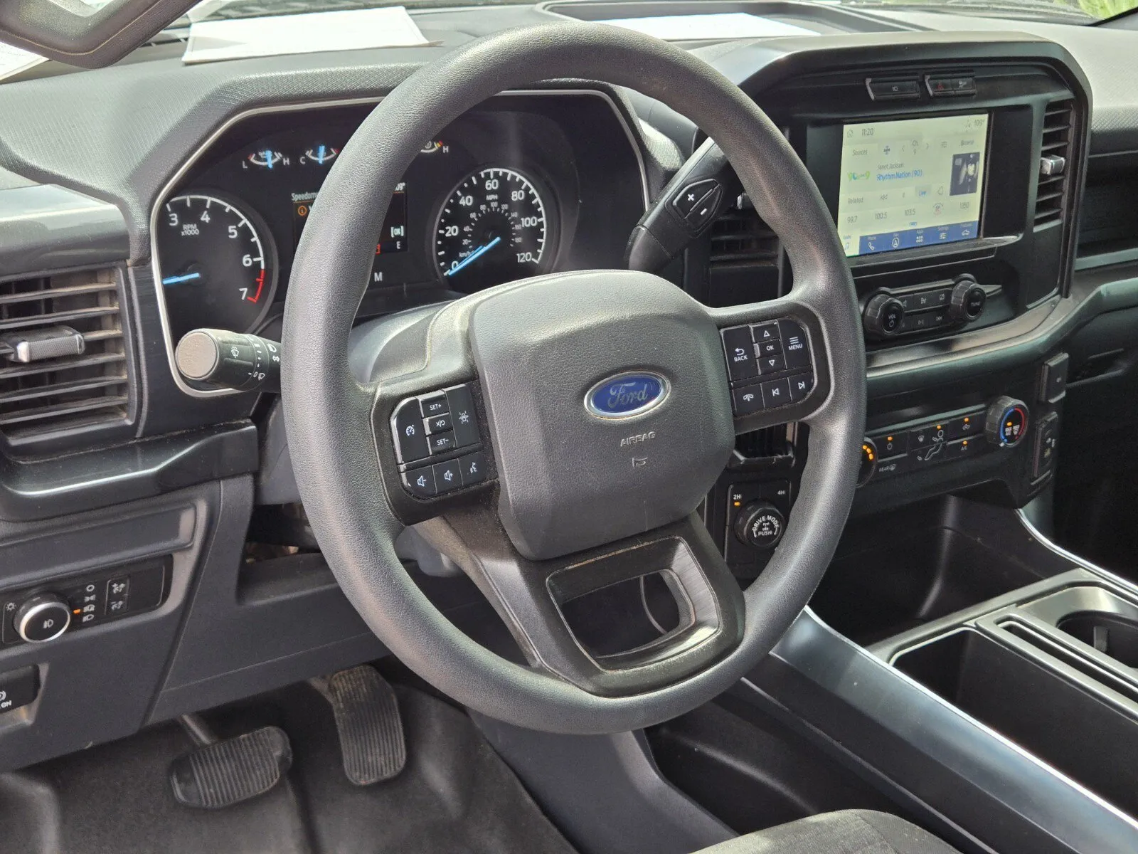 Ford F-150 photo 14