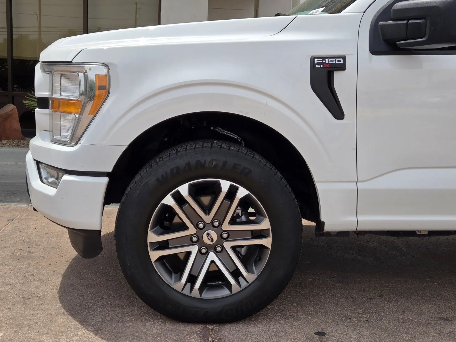 Ford F-150 photo 6