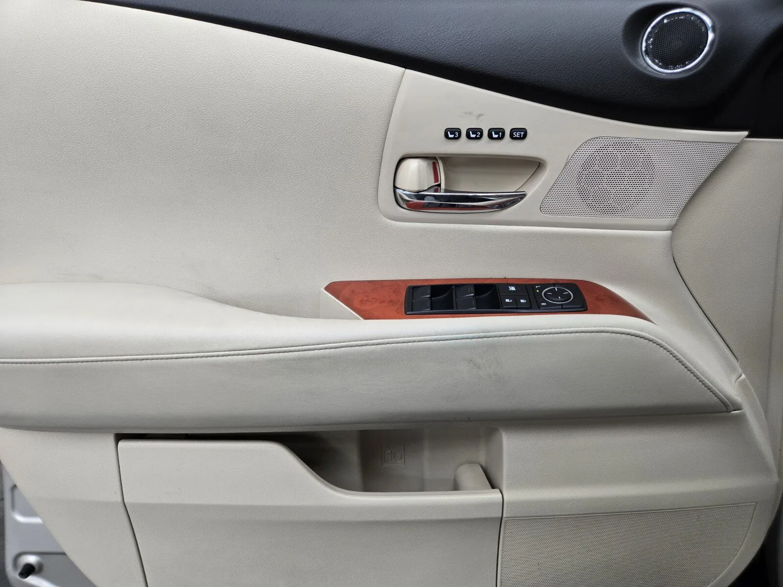 Lexus RX photo 12