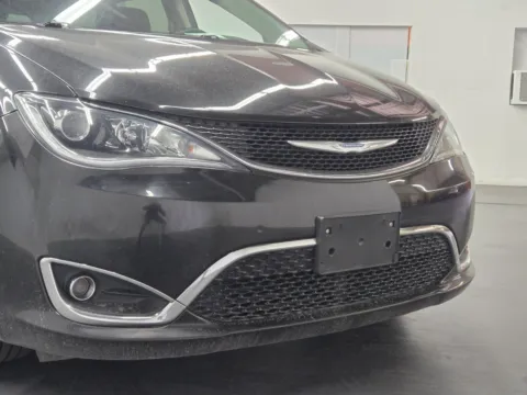 More photos of 2018 Chrysler Pacifica Touring L at Baja Auto Sales East, NV