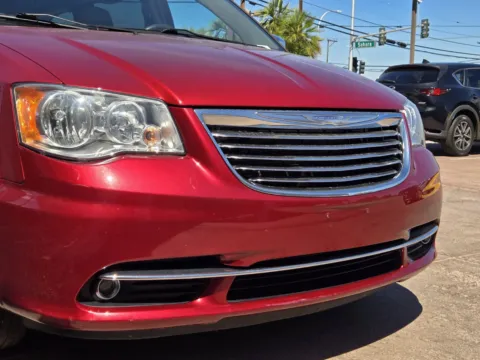 More photos of 2015 Chrysler Town & Country Touring-L at Baja Auto Sales East, NV