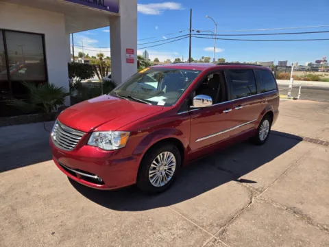 Red 2015 Chrysler Town & Country Touring-L for sale in Las Vegas, NV