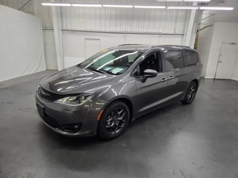 Gray 2019 Chrysler Pacifica Touring Plus for sale in Las Vegas, NV