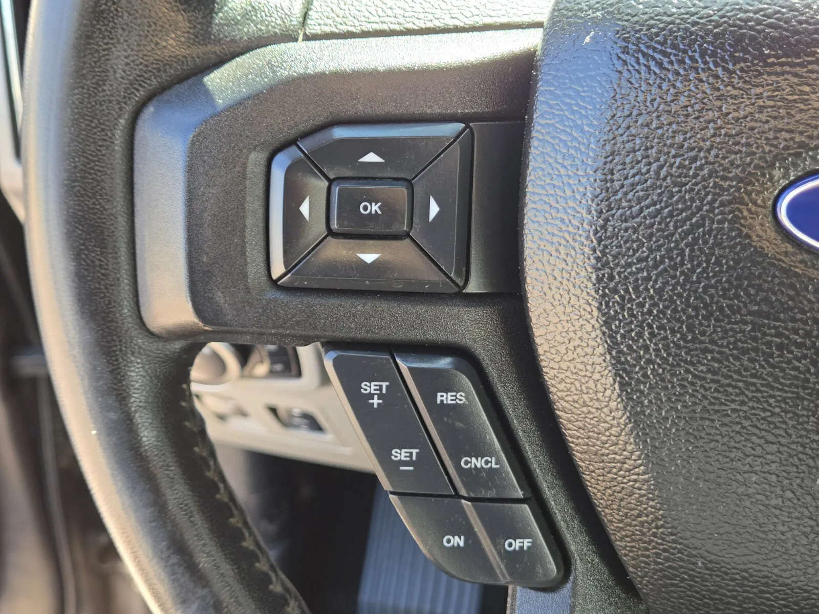 Ford F-150 photo 18
