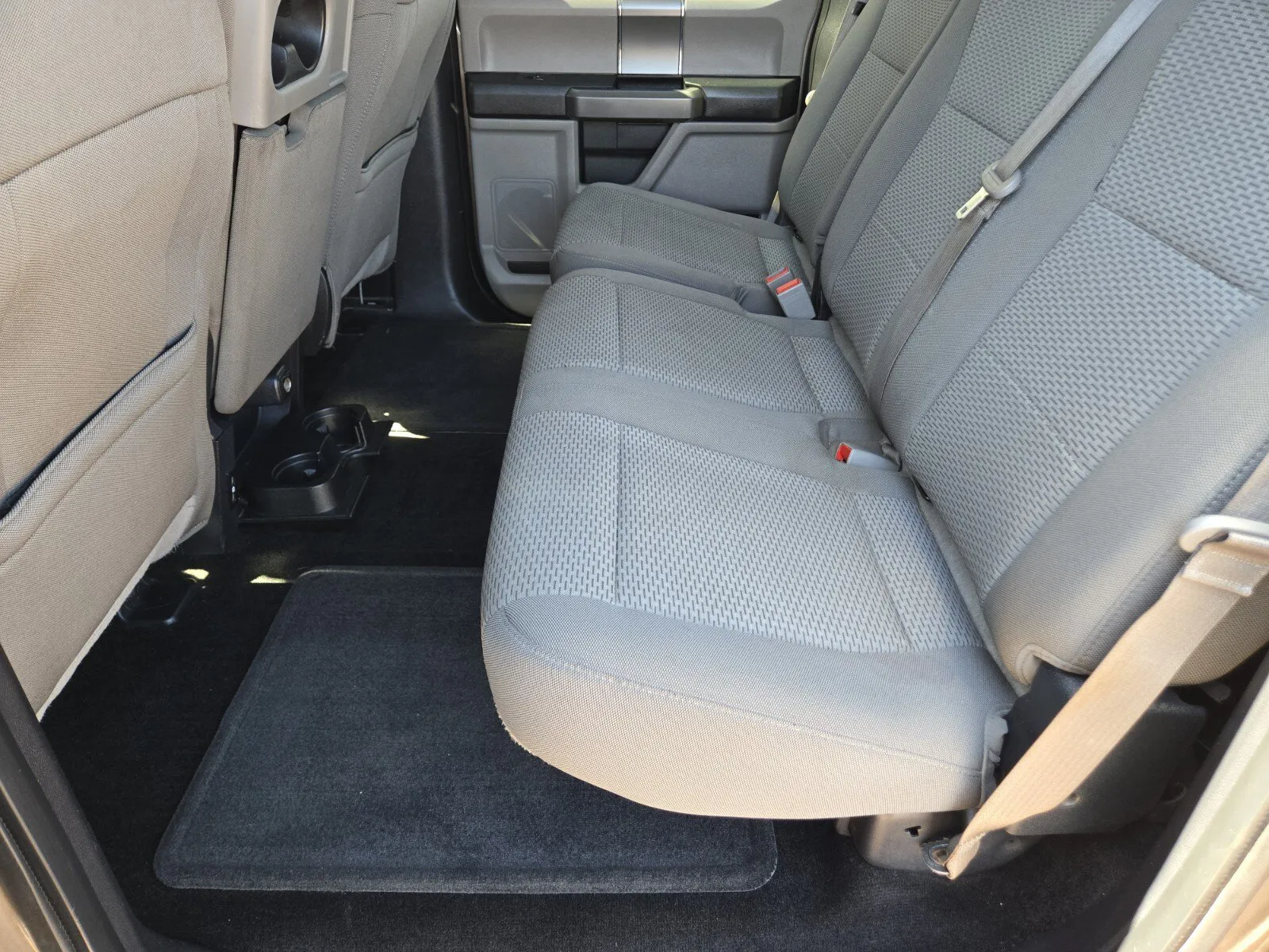 Ford F-150 photo 8