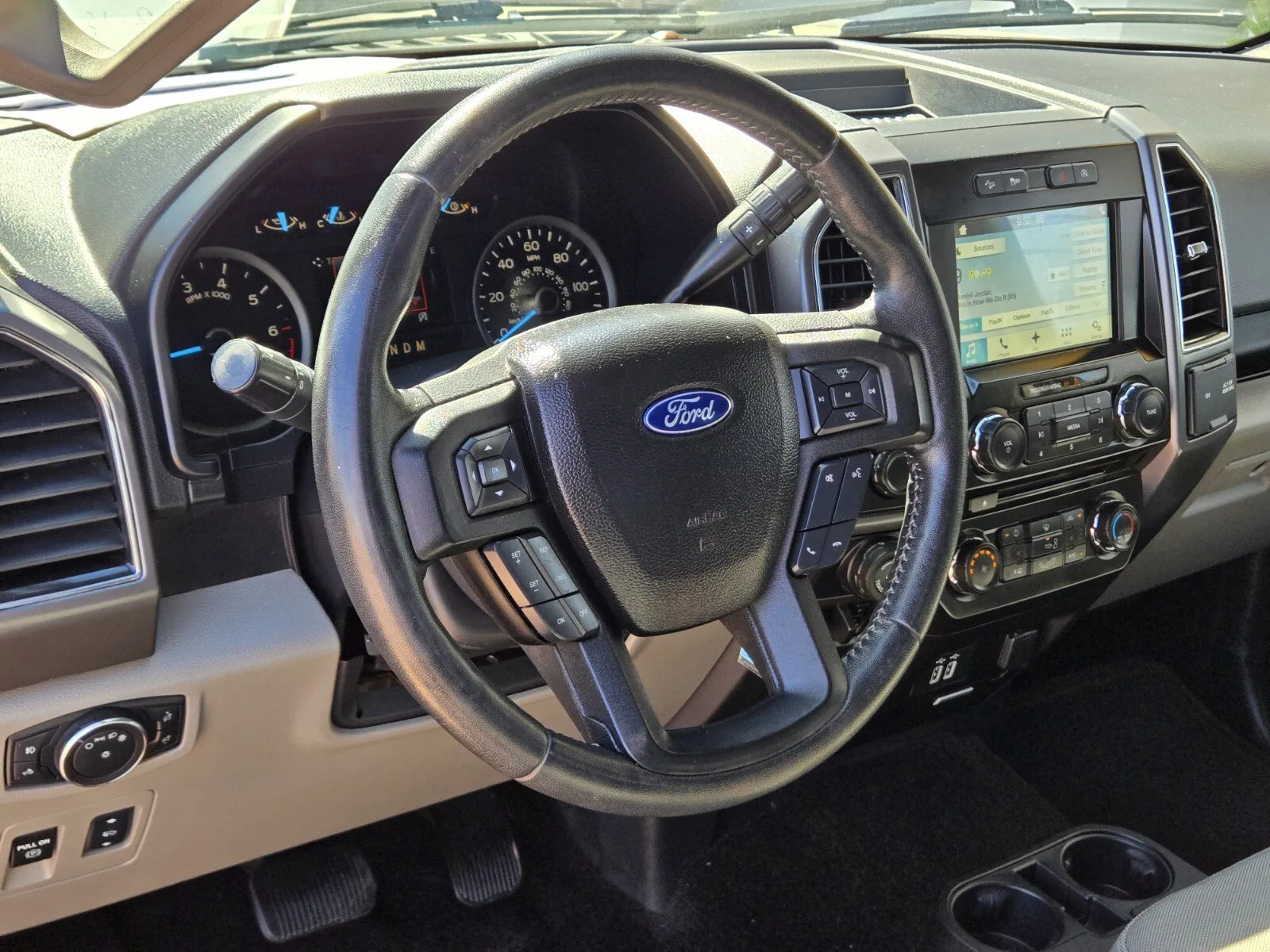 Ford F-150 photo 14