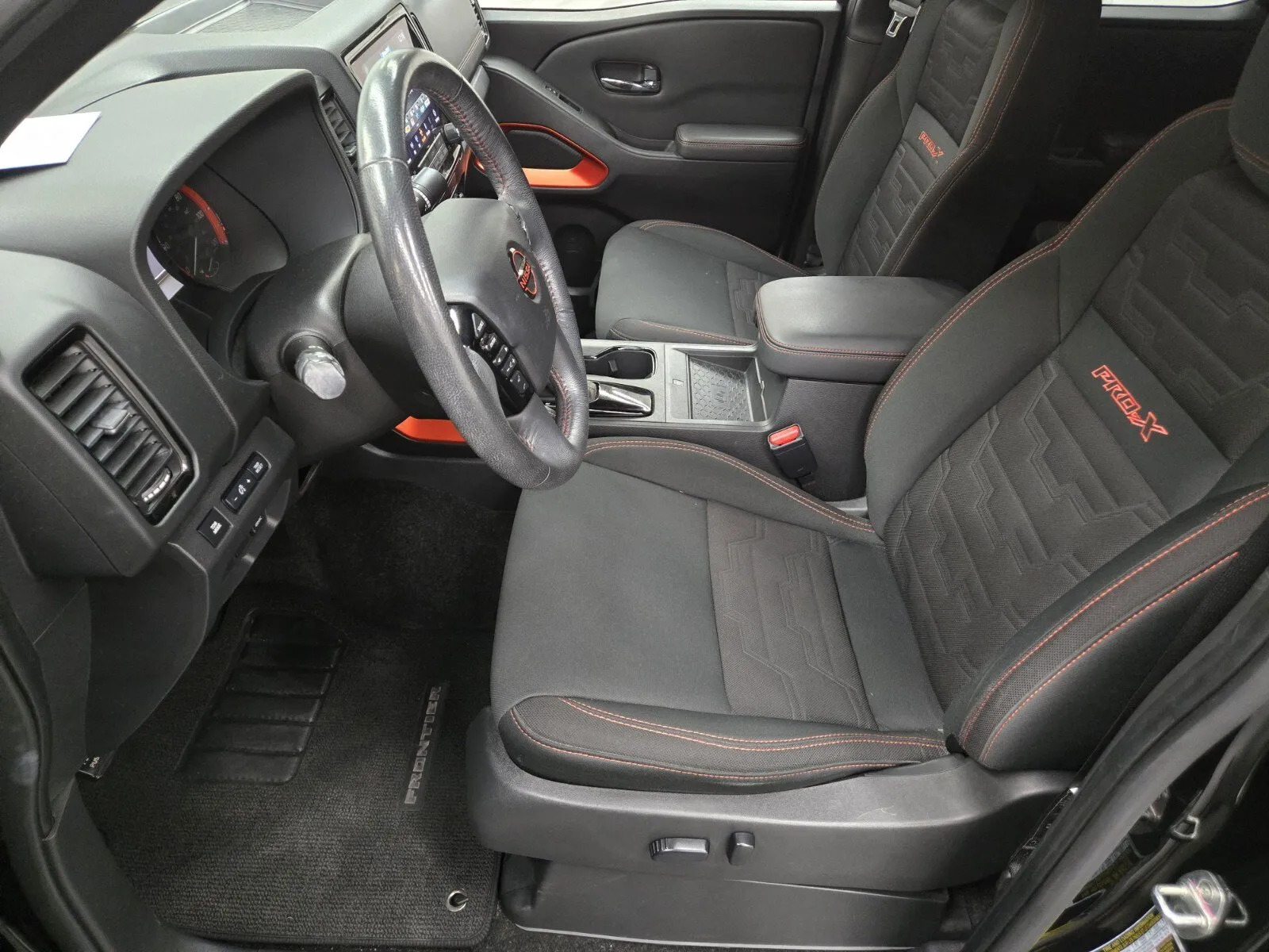 Nissan Frontier photo 7