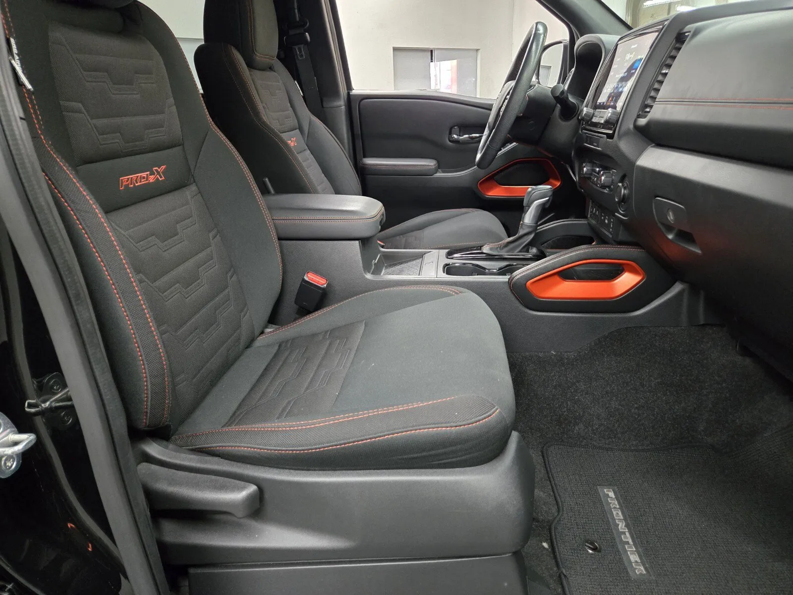 Nissan Frontier photo 12