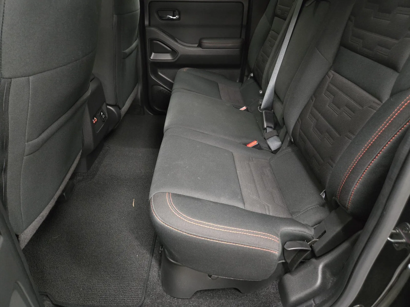 Nissan Frontier photo 8