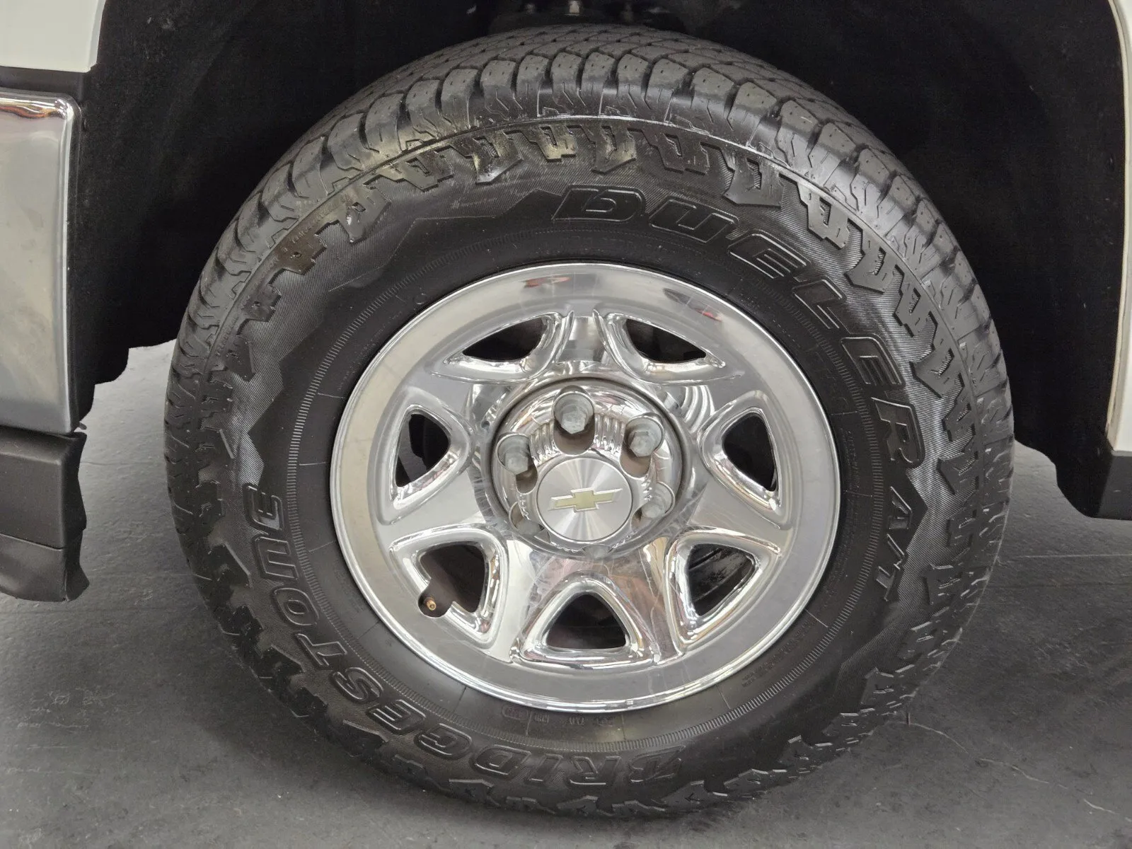Chevrolet Silverado photo 5