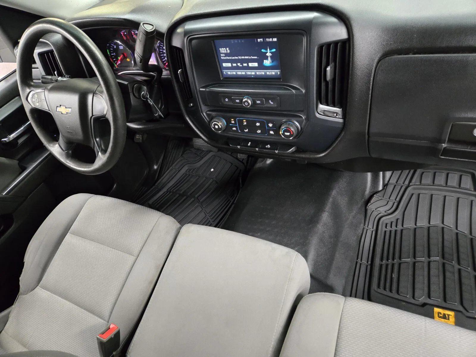 Chevrolet Silverado photo 11