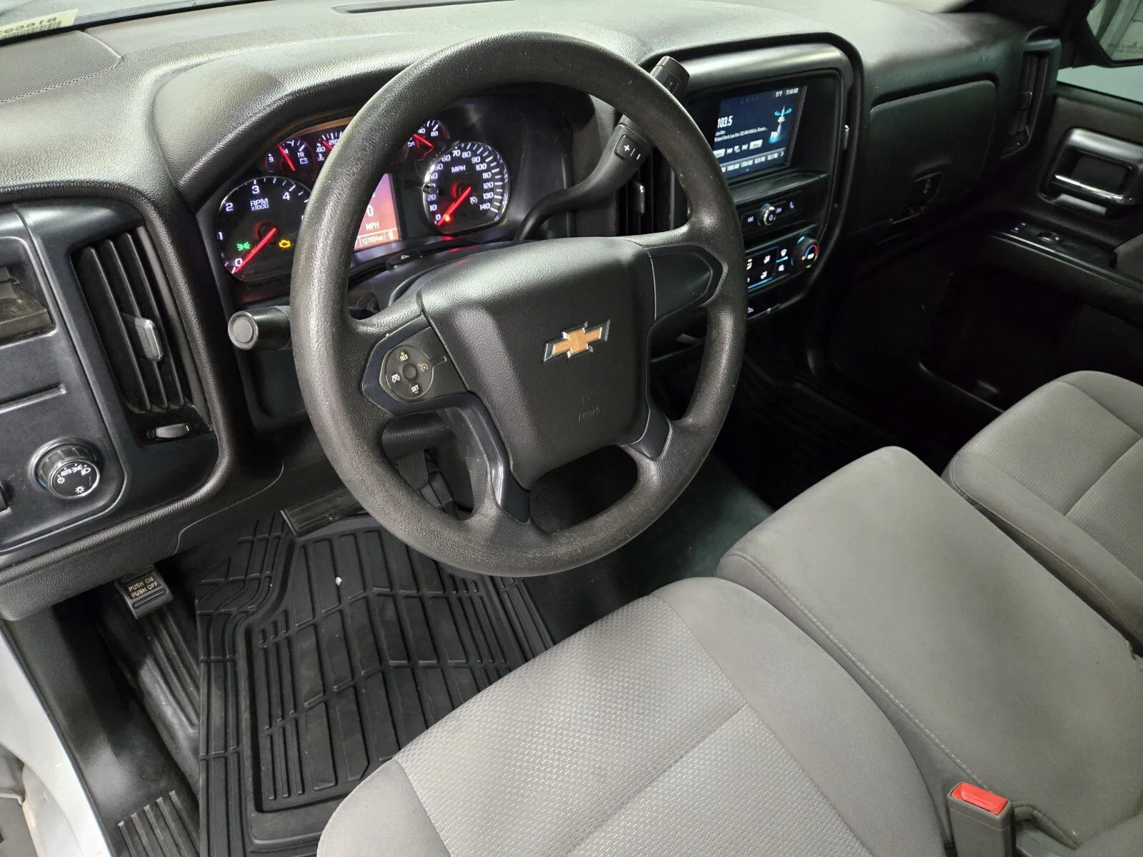 Chevrolet Silverado photo 7