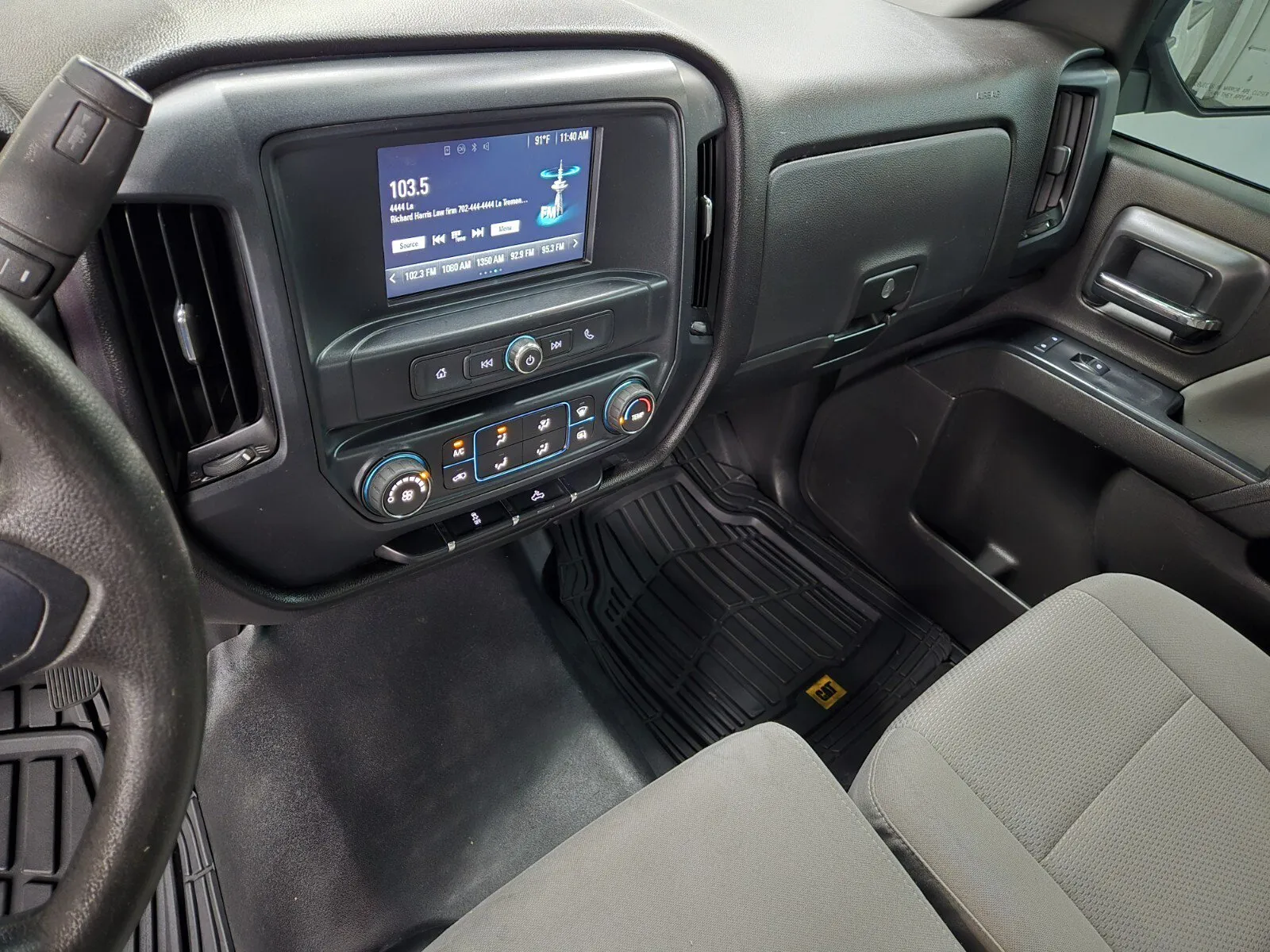 Chevrolet Silverado photo 8