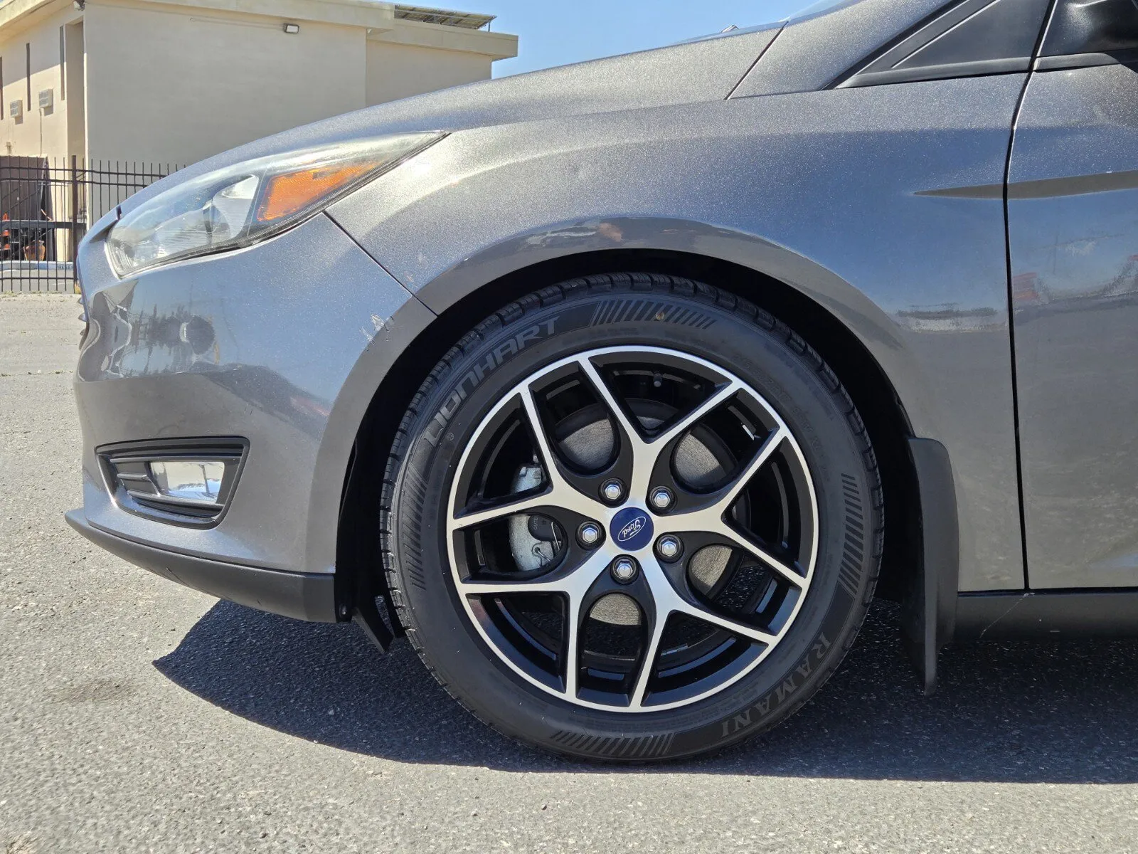 Ford Focus photo 6