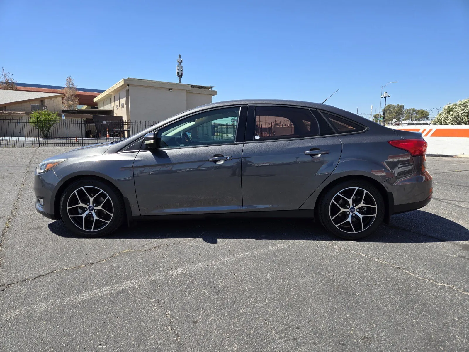 Ford Focus photo 2