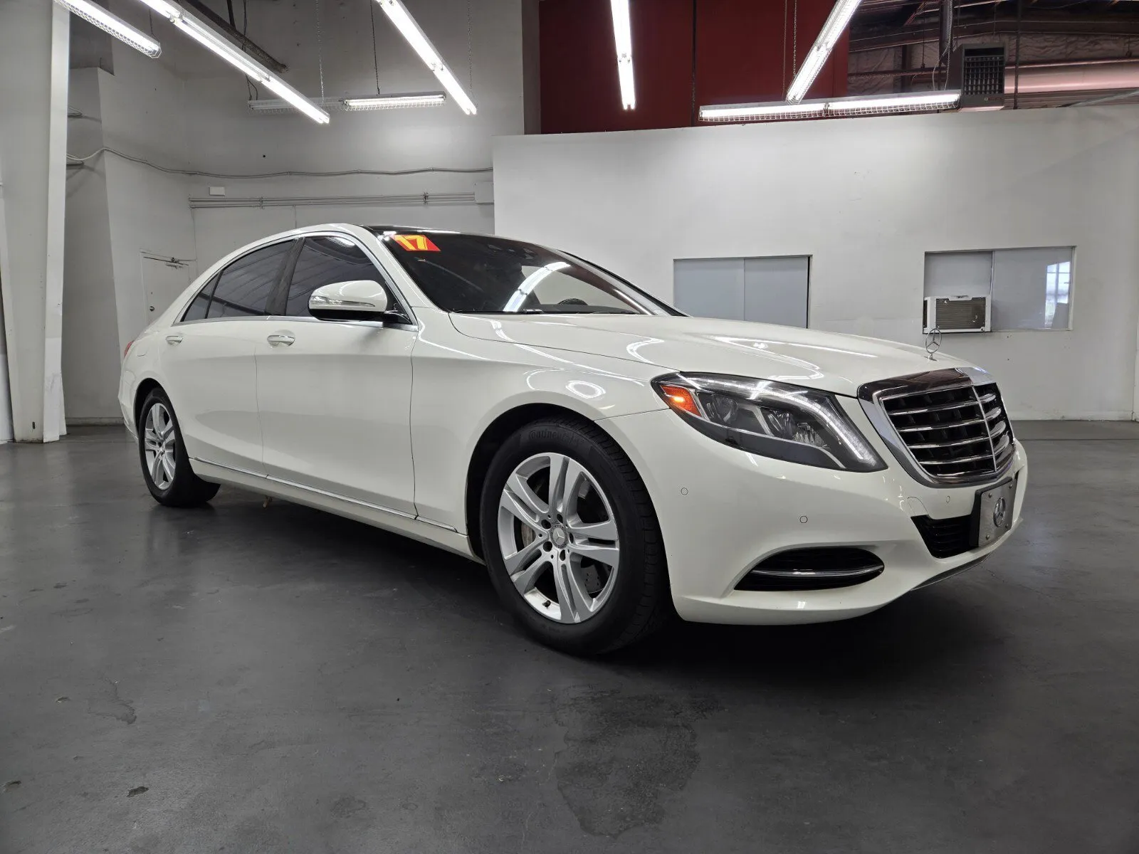Mercedes-Benz S-Class photo 4