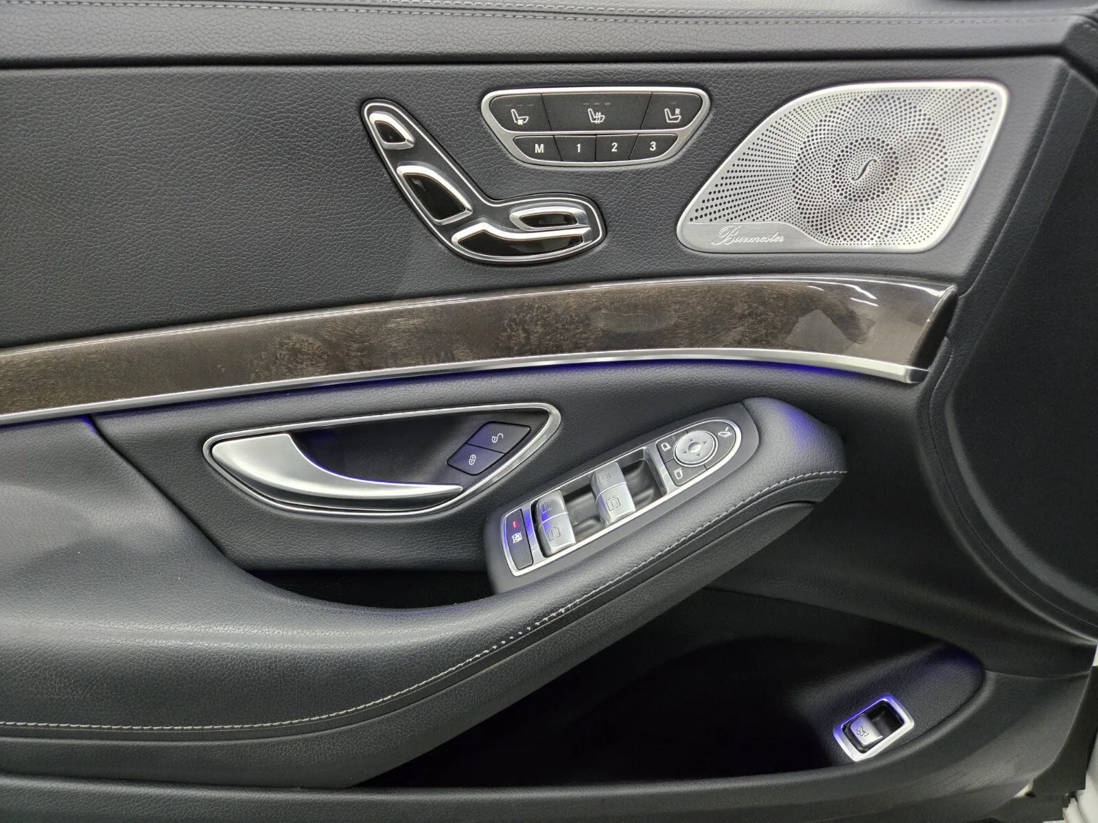 Mercedes-Benz S-Class photo 13