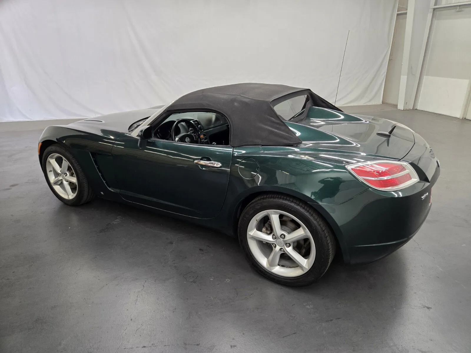 Saturn Sky photo 3