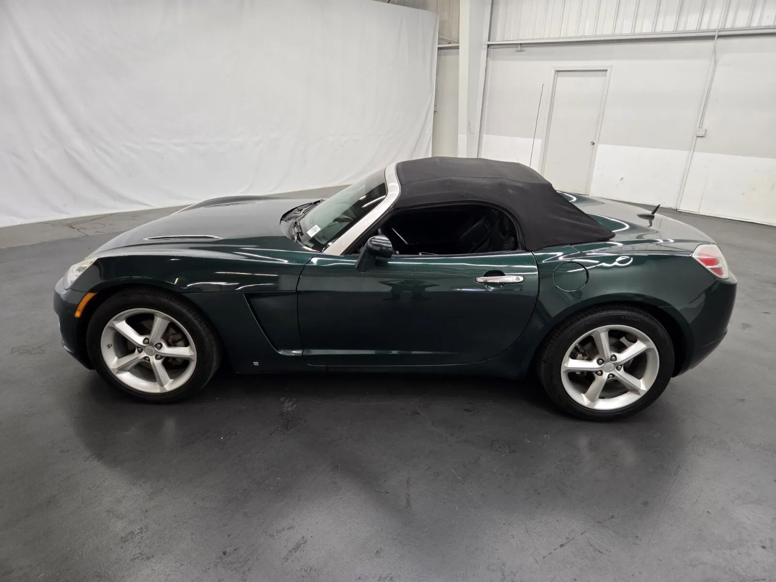 Saturn Sky photo 2