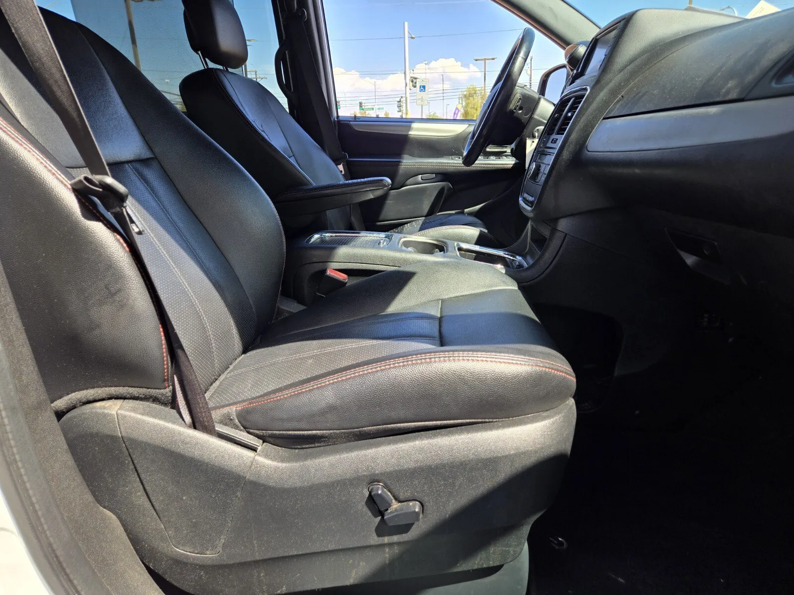 Dodge Grand Caravan photo 12