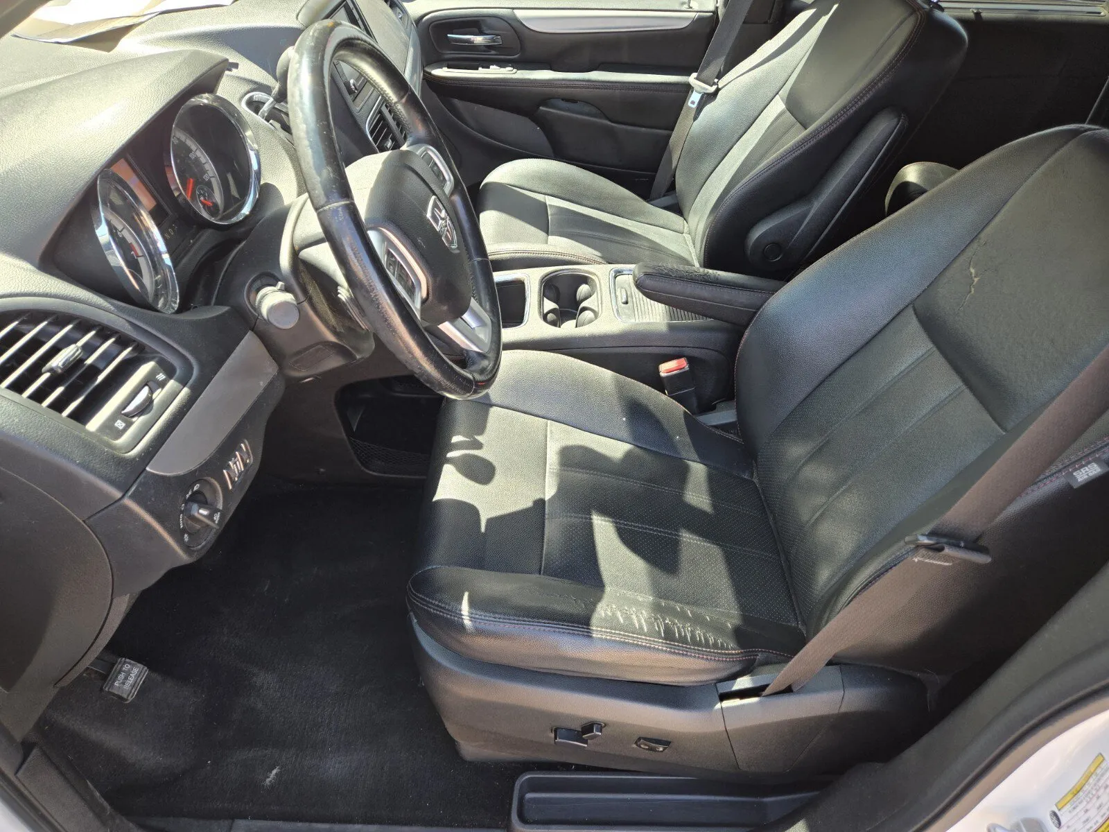 Dodge Grand Caravan photo 6