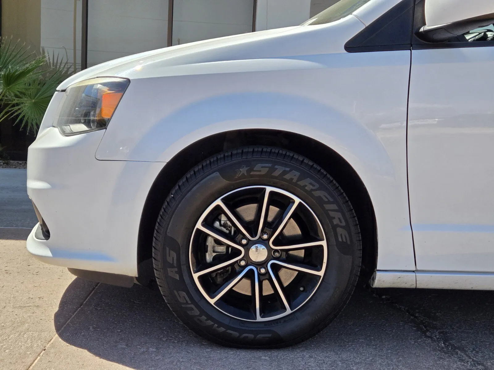 Dodge Grand Caravan photo 5
