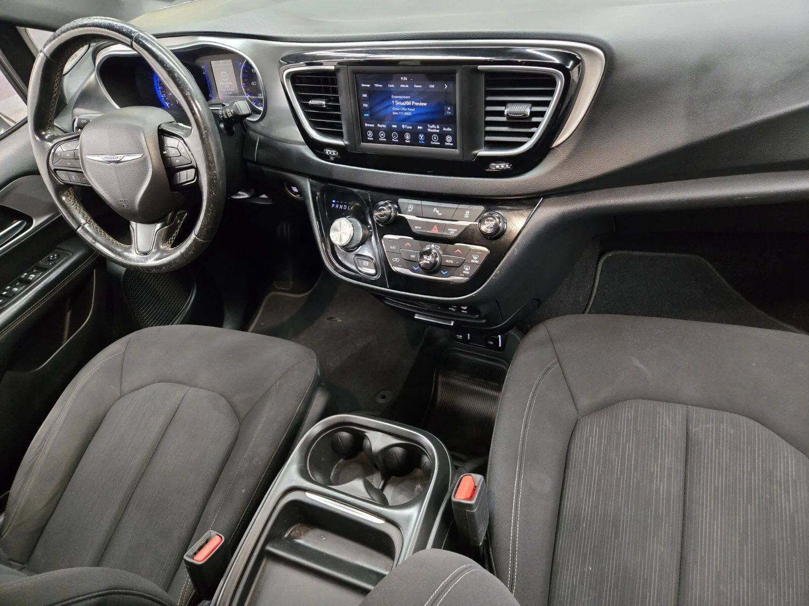 Chrysler Pacifica photo 14