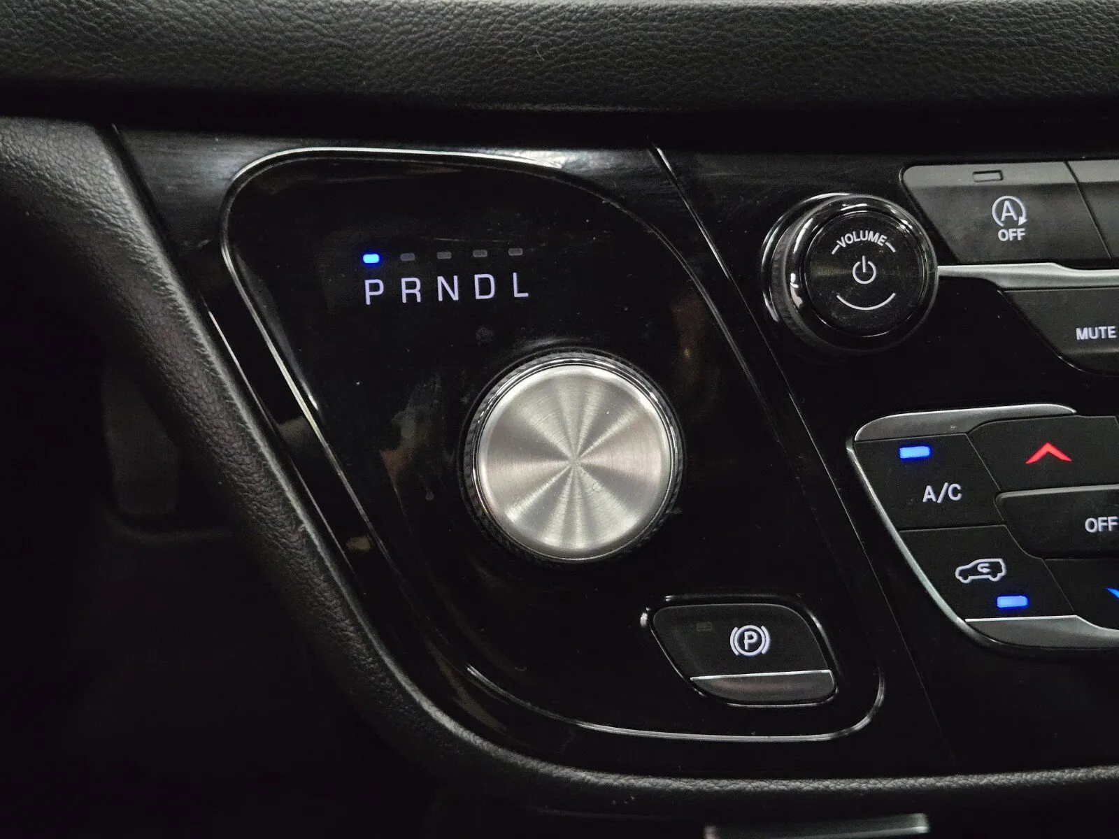 Chrysler Pacifica photo 20
