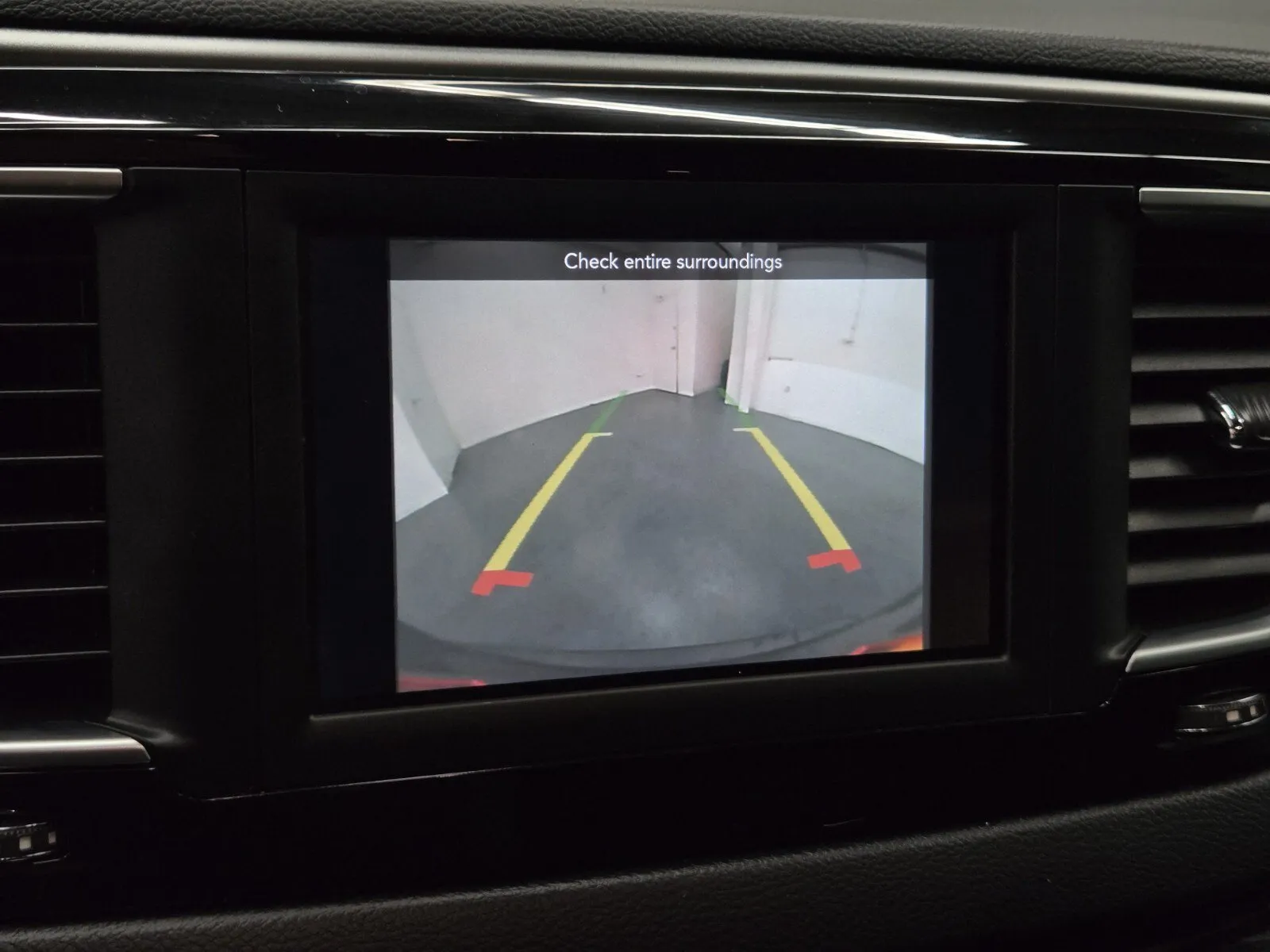 Chrysler Pacifica photo 19