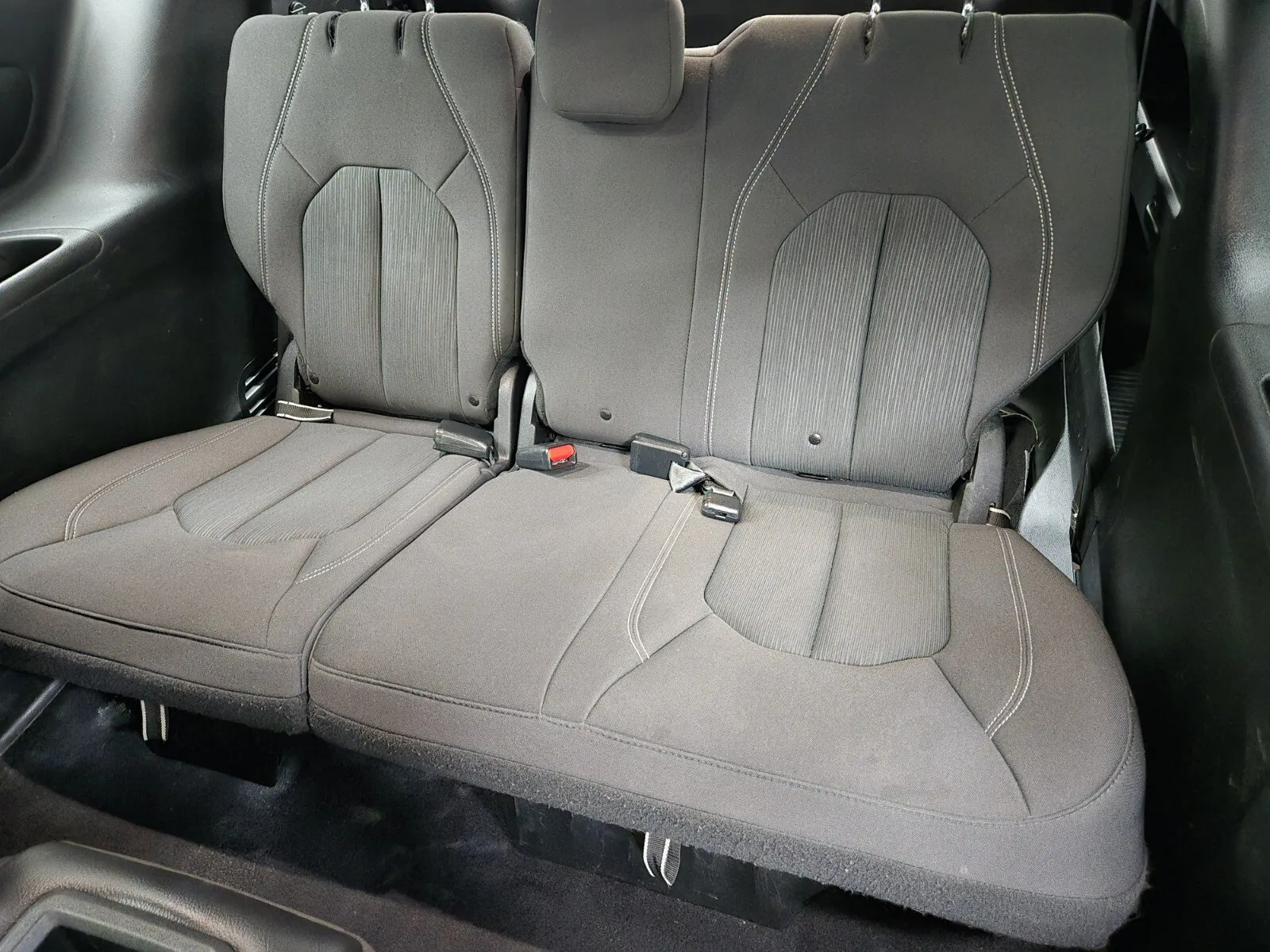 Chrysler Pacifica photo 9