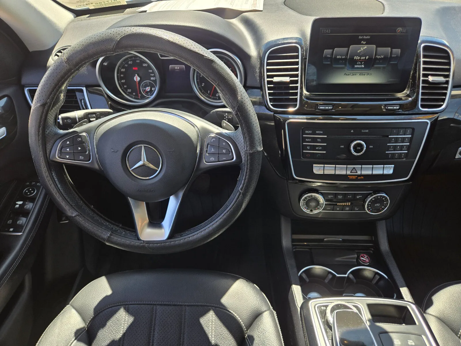 Mercedes-Benz GLE photo 10