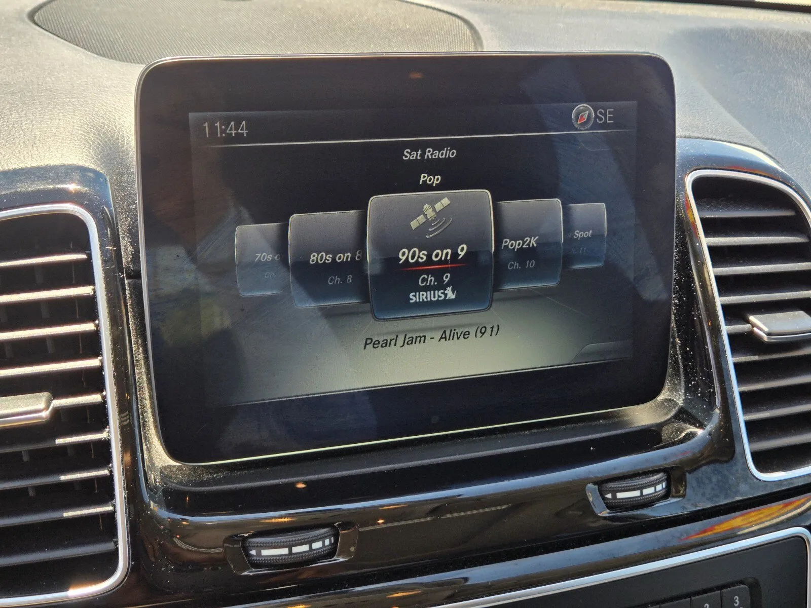 Mercedes-Benz GLE photo 18
