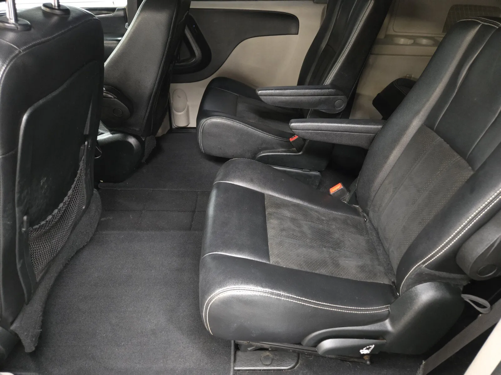 Dodge Grand Caravan photo 8