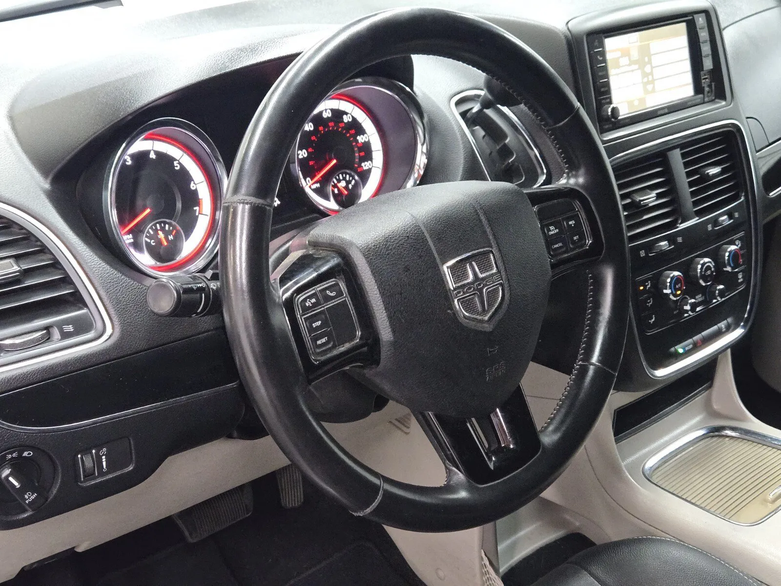 Dodge Grand Caravan photo 16