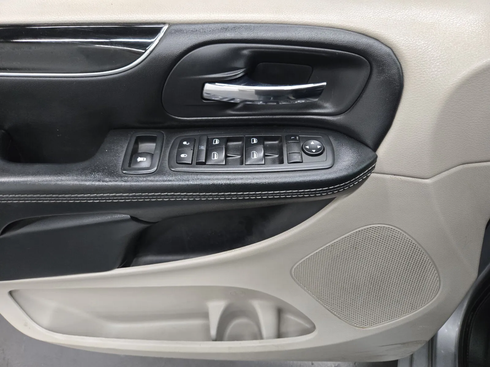 Dodge Grand Caravan photo 15
