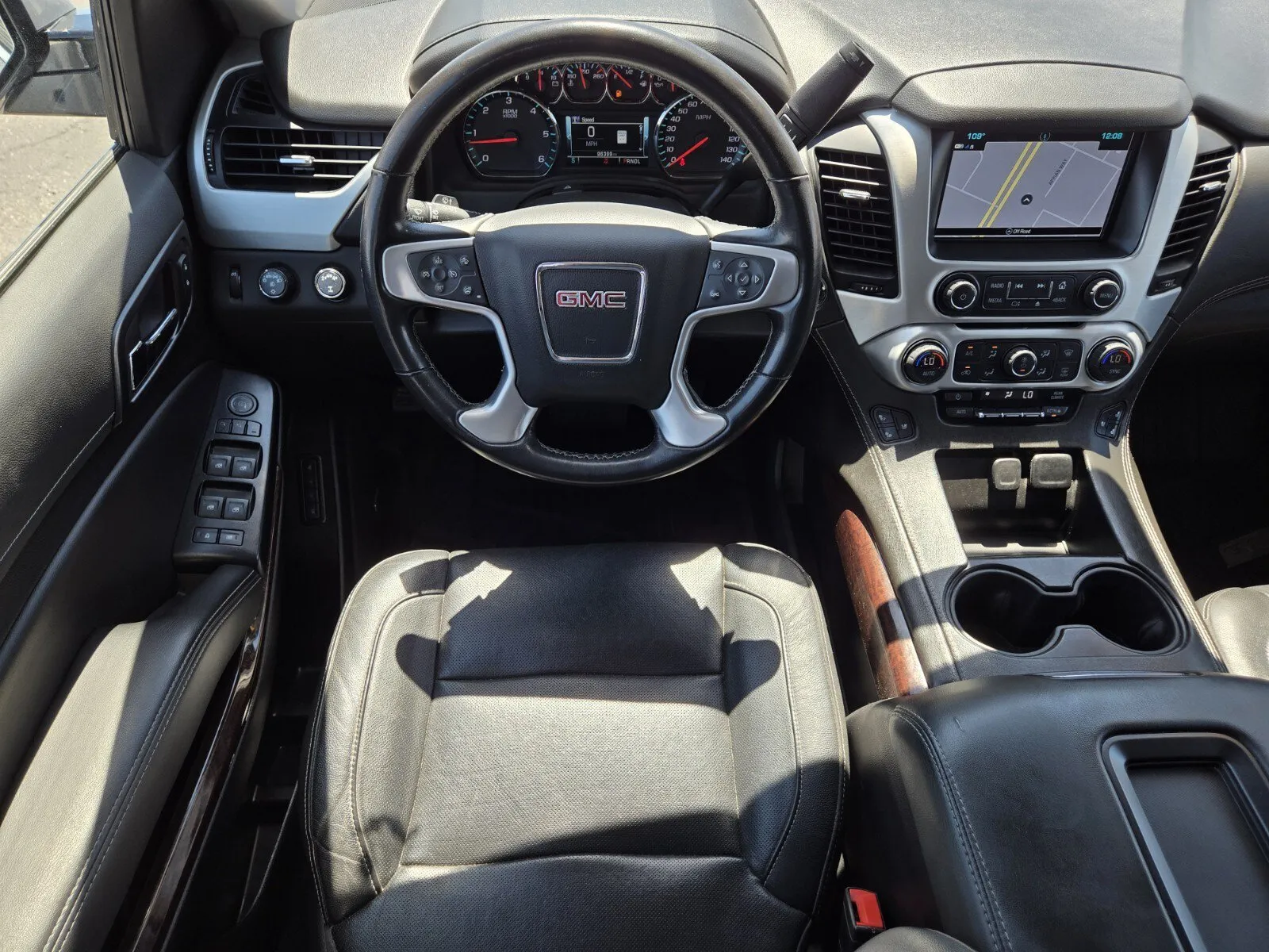 GMC Yukon XL photo 10