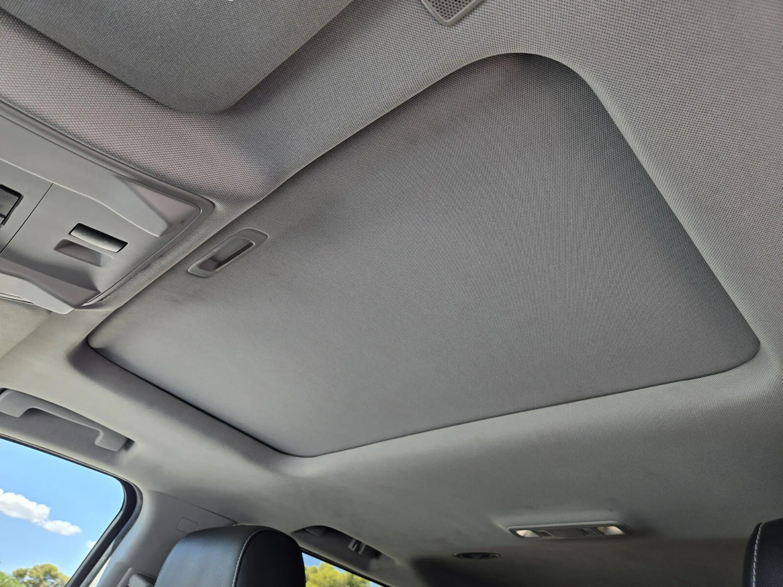 GMC Yukon XL photo 8