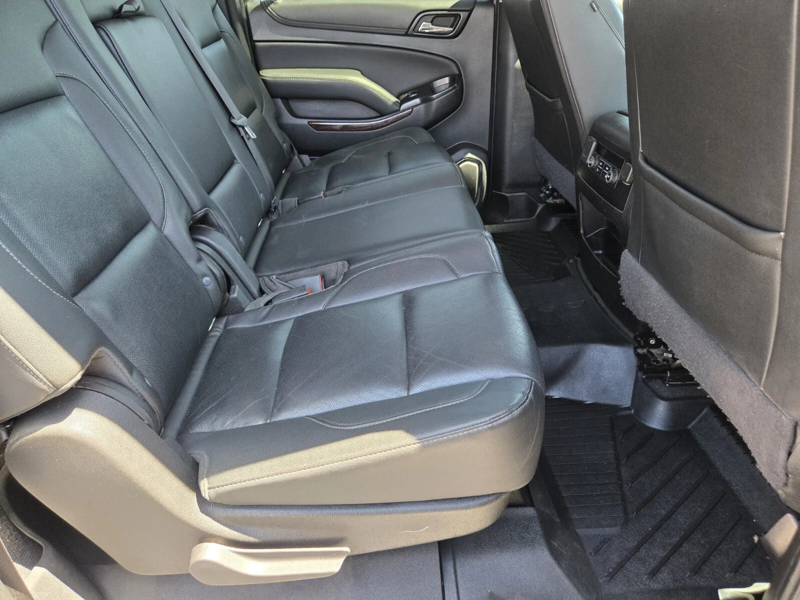 GMC Yukon XL photo 13