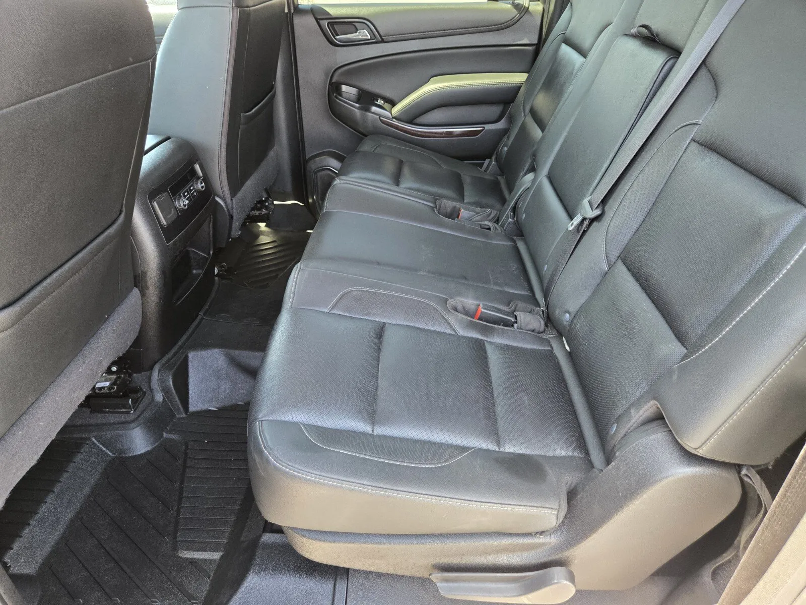 GMC Yukon XL photo 9