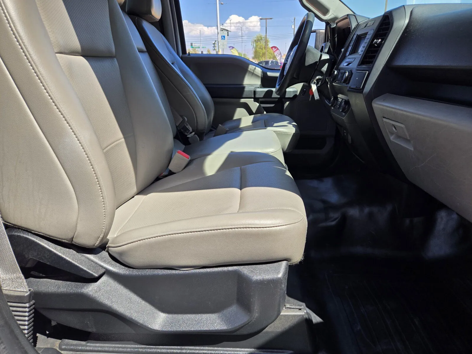 Ford F-150 photo 10
