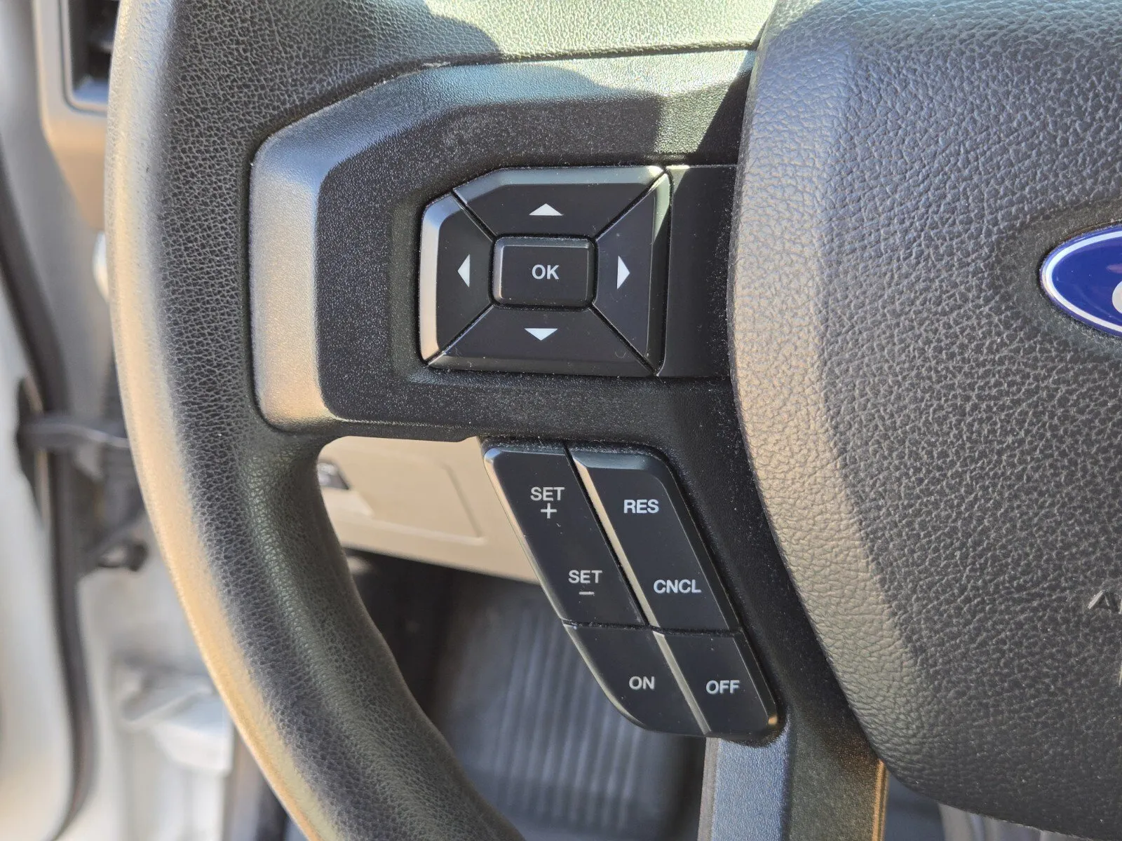 Ford F-150 photo 18